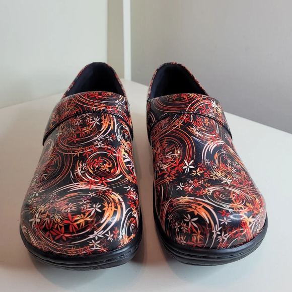 Klogs Footwear Mission Clog Pin Drop Patent Leather Size Women's 9.5 NEW in Box - Picture 5 of 12